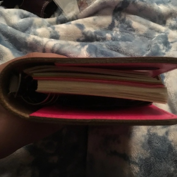 Tokidoki signed Filofax hot pink - Picture 7 of 7